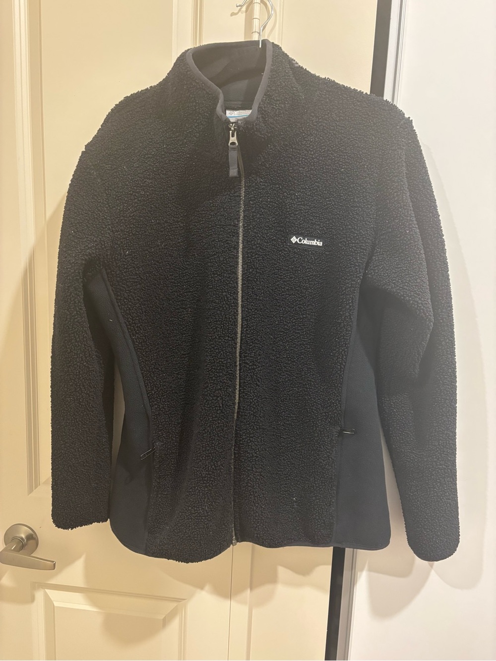 Columbia Women's Fitted Black Fleece Jacket - Sherpa Zip-Up